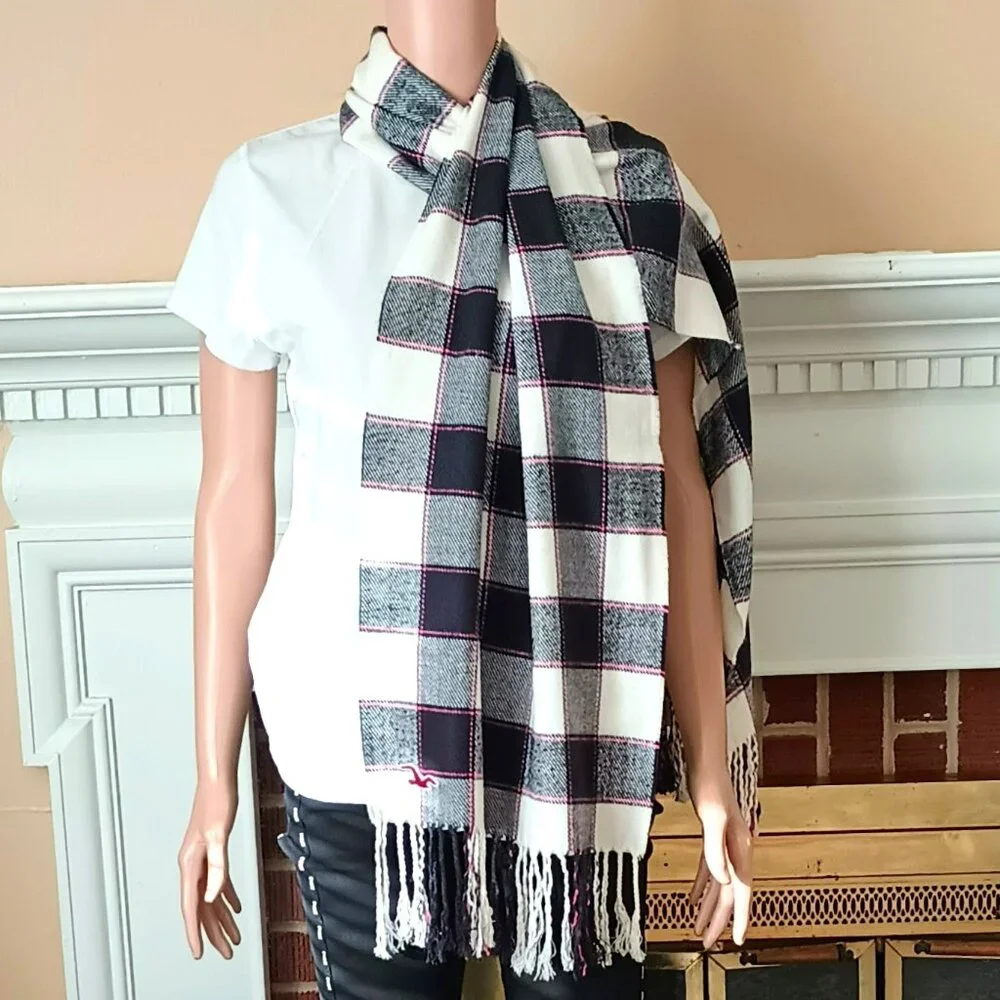 Hollister Black & Pink Plaid Scarf Women's Rectangle Fringe
